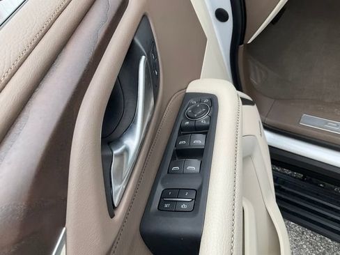 Used 2022 GMC Yukon XL Denali AWD/4WD image 8