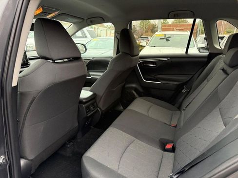 Used 2021 Toyota RAV4 XLE image 11