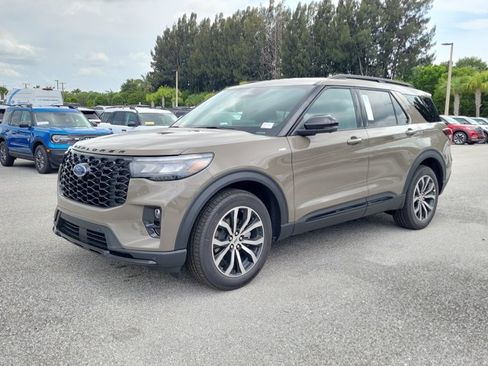 New 2026 Ford Explorer ST-Line w/ Premium Package RWD image 4