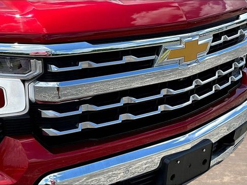Used 2023 Chevrolet Silverado 1500 LTZ AWD/4WD image 35