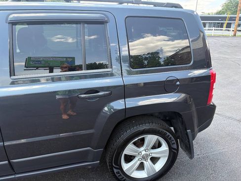 Used 2014 Jeep Patriot Latitude w/ All Weather Capability Group AWD/4WD image 11