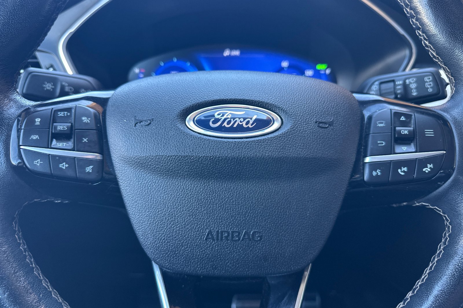 Certified 2022 Ford Escape Titanium w/ Titanium Elite Package AWD/4WD image 23