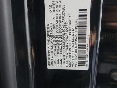 Used 2025 Honda Pilot Sport image 18