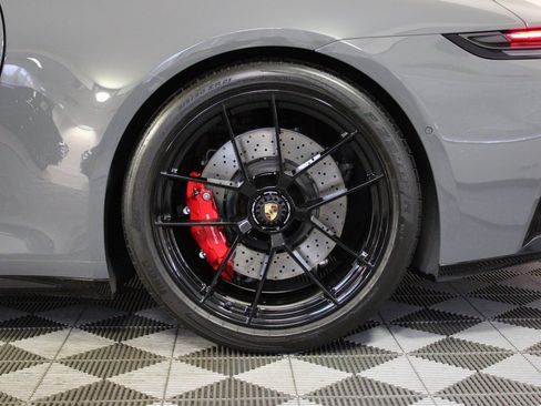 Used 2025 Porsche 911 Carrera 4 GTS image 39