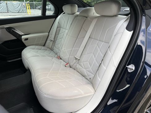Used 2023 BMW 760i xDrive AWD/4WD image 22