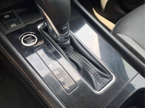Used 2023 Nissan Kicks SR w/ SR Premium Package FWD image 25