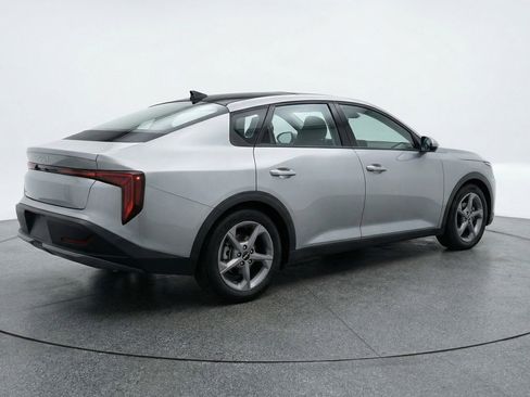 Used 2025 Kia K4 LXS image 9