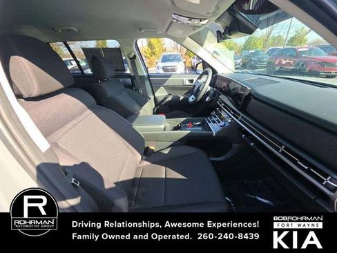 Used 2024 Hyundai Santa Fe SE image 8