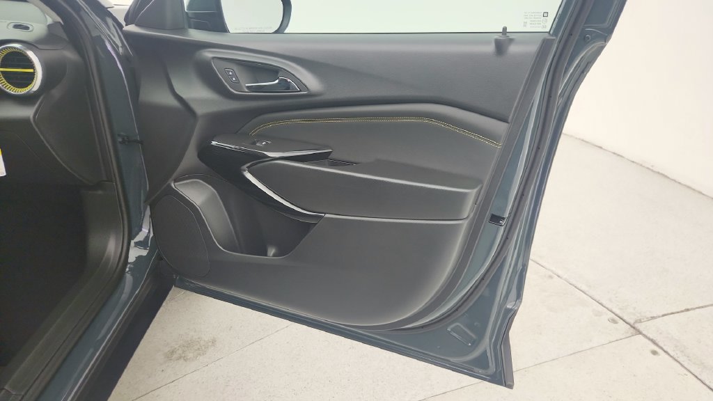 Used 2026 Chevrolet Trax LT FWD image 28