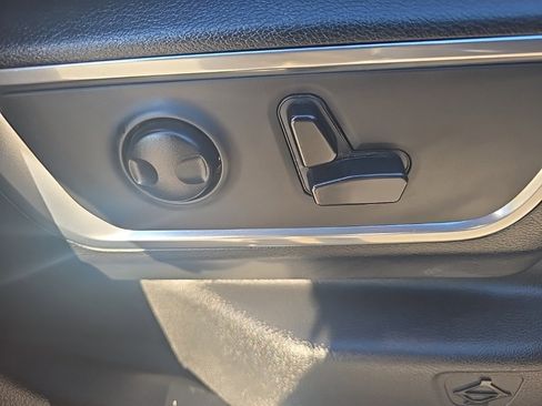 Used 2025 RAM 1500 Laramie image 6