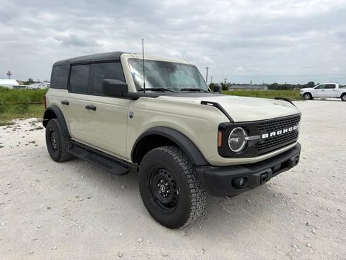 New 2026 Ford Bronco Big Bend w/ Black Diamond Package AWD/4WD image 5