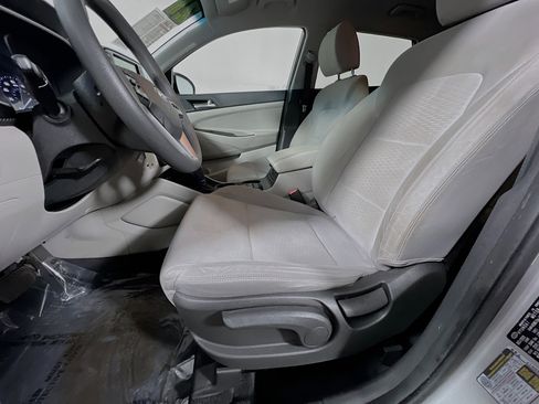 Used 2021 Hyundai Tucson SE image 15