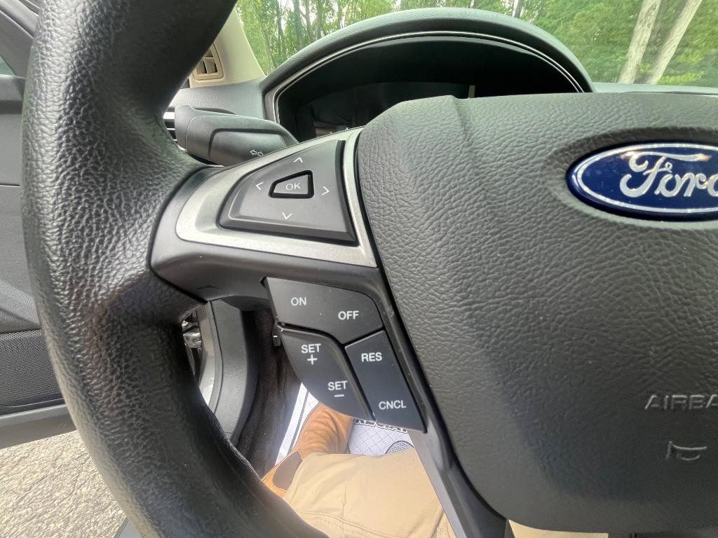 Used 2018 Ford Fusion SE FWD image 19