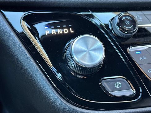 New 2027 Chrysler Pacifica Select FWD image 21