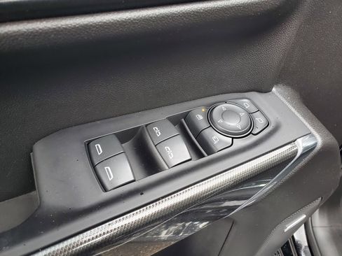 Used 2022 GMC Sierra 1500 AT4 w/ AT4 Preferred Package image 10