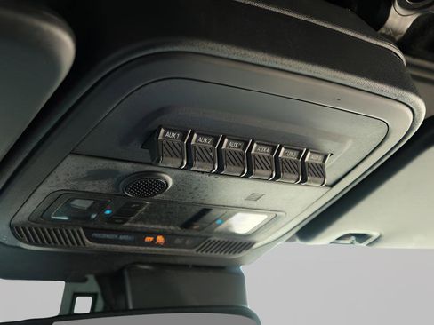 Used 2023 Ford Bronco Wildtrak image 20