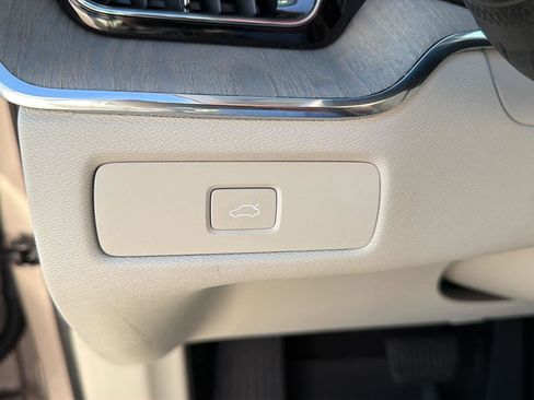Used 2023 Volvo XC60 B5 Plus w/ Protection Package Premier FWD image 19
