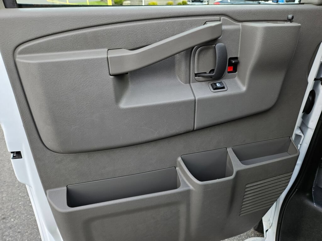 Used 2025 GMC Savana 2500 w/ Driver Convenience Package RWD image 18