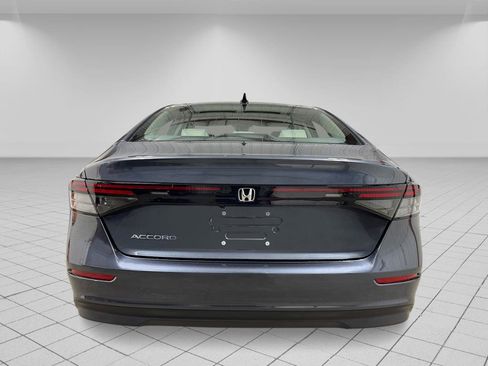 New 2025 Honda Accord SE image 4