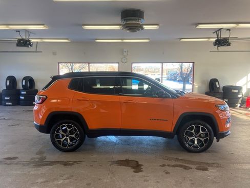 New 2026 Jeep Compass Limited image 18