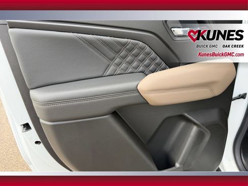 New 2026 GMC Canyon Denali AWD/4WD image 32