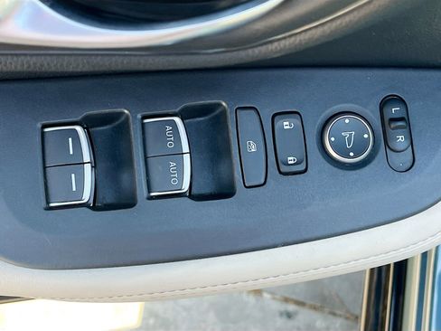 Used 2024 Honda HR-V EX-L image 17