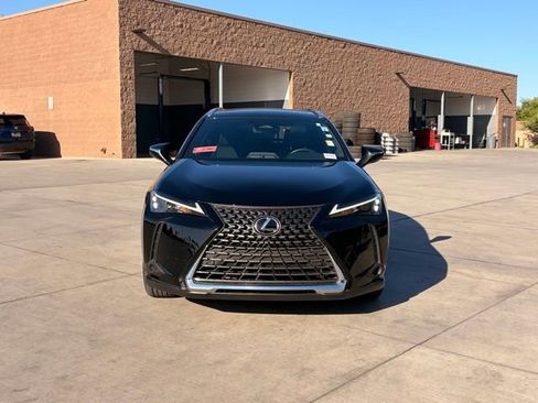 Used 2025 Lexus UX 300h AWD w/ Cold Area Package image 5