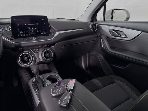 Used 2023 Chevrolet Blazer LT AWD/4WD image 26