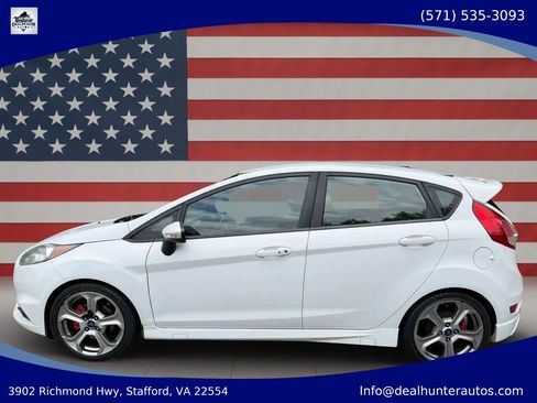 Used 2015 Ford Fiesta ST FWD image 9