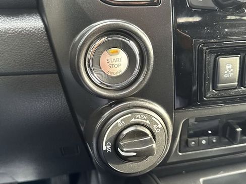 Used 2021 Nissan Titan PRO-4X w/ Pro-4x Convenience Package image 17
