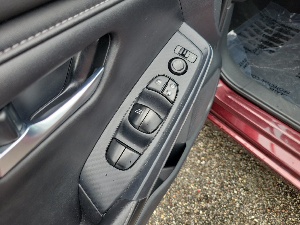 Certified 2022 Nissan Sentra SV FWD image 13