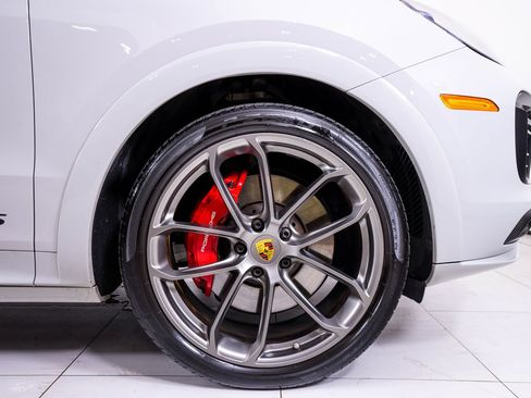 Used 2023 Porsche Cayenne GTS AWD/4WD image 15