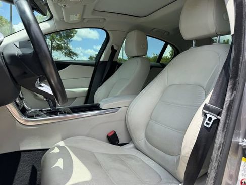 Used 2020 Jaguar XE S RWD image 12