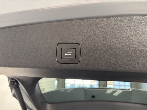 Used 2024 Buick Encore GX Avenir w/ Avenir Convenience Package image 34