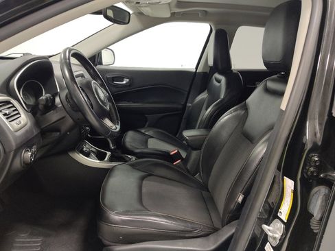 Used 2018 Jeep Compass Latitude w/ Popular Equipment Group AWD/4WD image 17