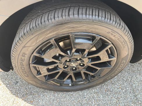 Used 2022 Kia Telluride SX w/ Nightfall Edition Package AWD/4WD image 9
