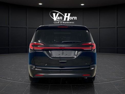 New 2026 Chrysler Pacifica Select w/ S Appearance Package AWD/4WD image 4