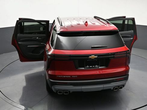 Certified 2026 Chevrolet Traverse LT w/ Driver Confidence Package AWD/4WD image 36