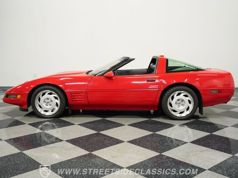 Used 1991 Chevrolet Corvette ZR-1 image 2