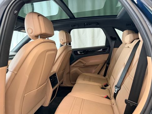 Certified 2021 Porsche Cayenne AWD/4WD image 24