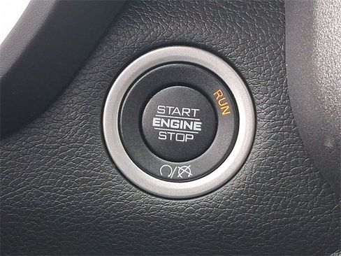 Used 2024 RAM 2500 Tradesman w/ Chrome Appearance Group image 23