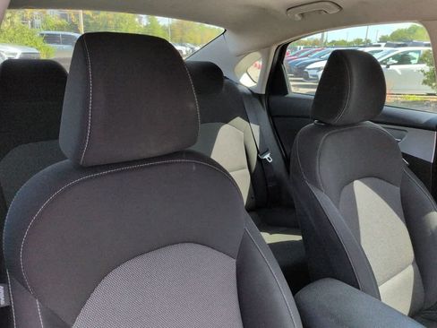 Used 2023 Kia Forte LXS w/ LXS Technology Package FWD image 7