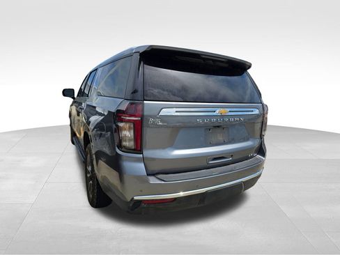 Used 2022 Chevrolet Suburban LT w/ LT Signature Plus Package RWD image 11