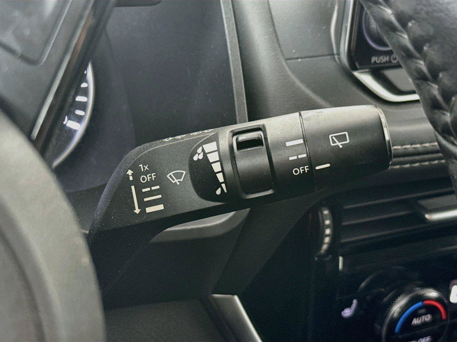 Used 2022 Nissan Rogue SV w/ SV Premium Package FWD image 12