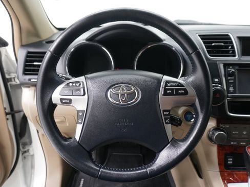 Used 2013 Toyota Highlander Limited image 19