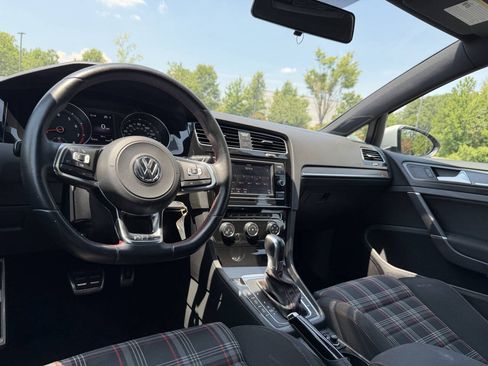 Used 2018 Volkswagen GTI S FWD image 22