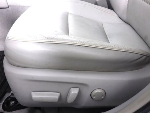 Used 2016 Toyota Camry XLE FWD image 26