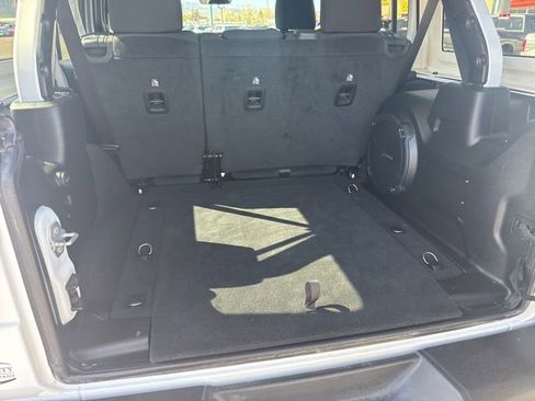 Used 2023 Jeep Wrangler Unlimited Rubicon w/ Xtreme 35 Tire Package AWD/4WD image 25