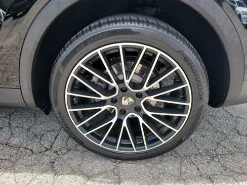 Used 2019 Porsche Cayenne AWD/4WD image 26