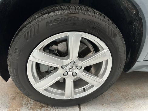 Used 2023 Volvo XC90 B5 Core w/ Protection Package Premier image 28